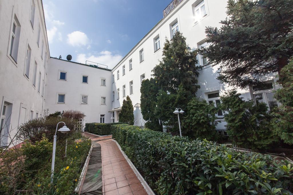 Novum Hotel Cristall Wien Messe Exterior photo