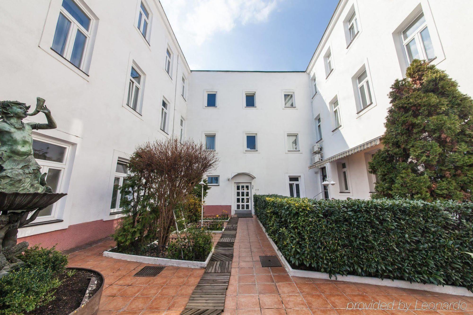 Novum Hotel Cristall Wien Messe Exterior photo