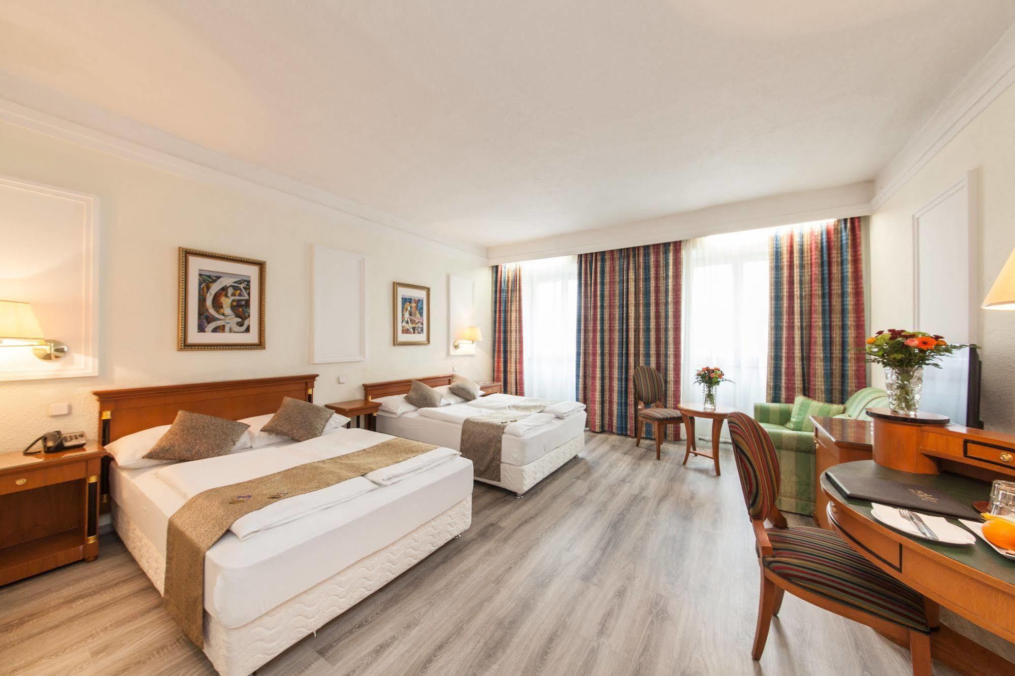 Novum Hotel Cristall Wien Messe Exterior photo